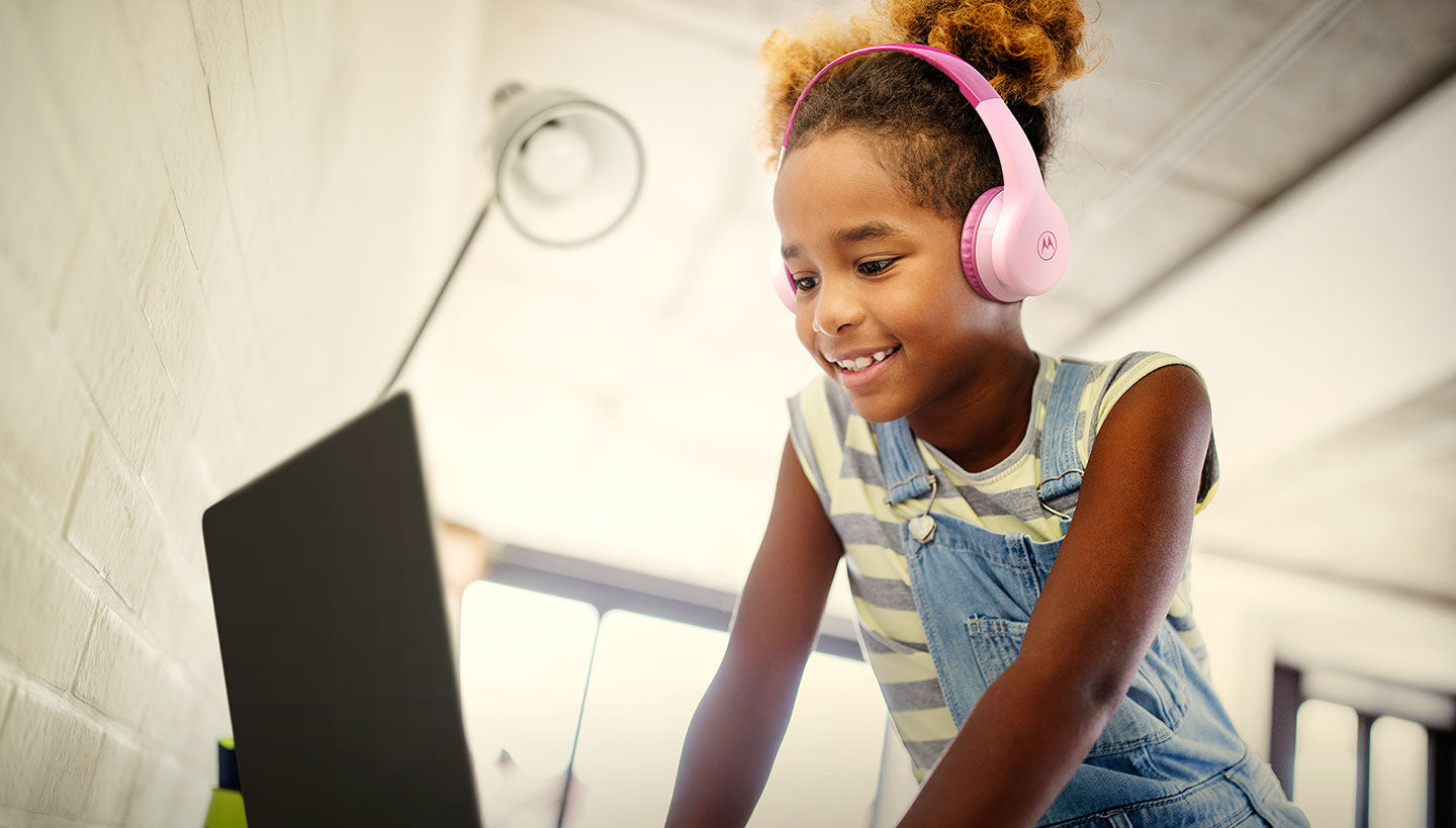 Motorola Moto JR300 Bluetooth Kids Headphones with Mic